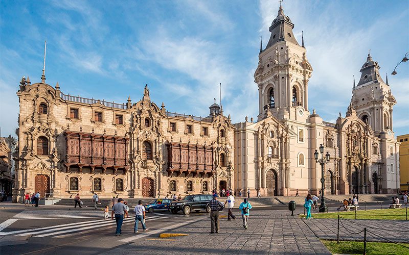 Lima-plaza-de-armas