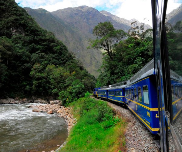 Machu-Picchu-train